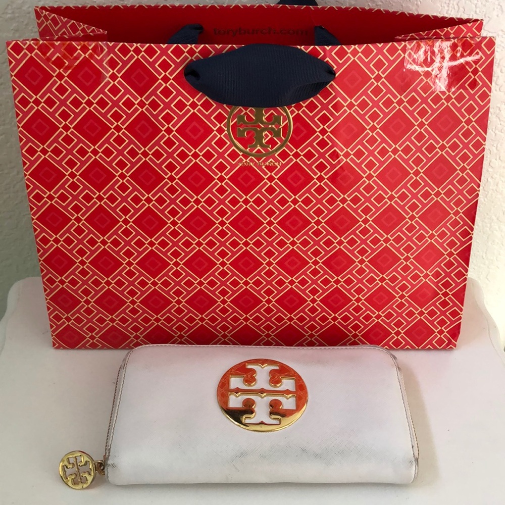 Tory Burch Wallet w/gift bag